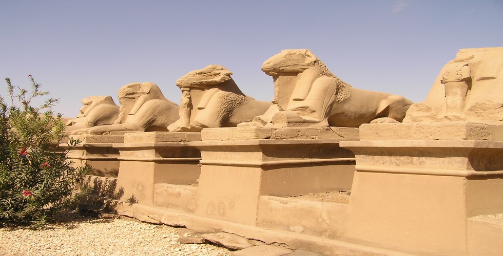 https://d3r8gwkgo0io6y.cloudfront.net/upload/Karnak temple.jpg
